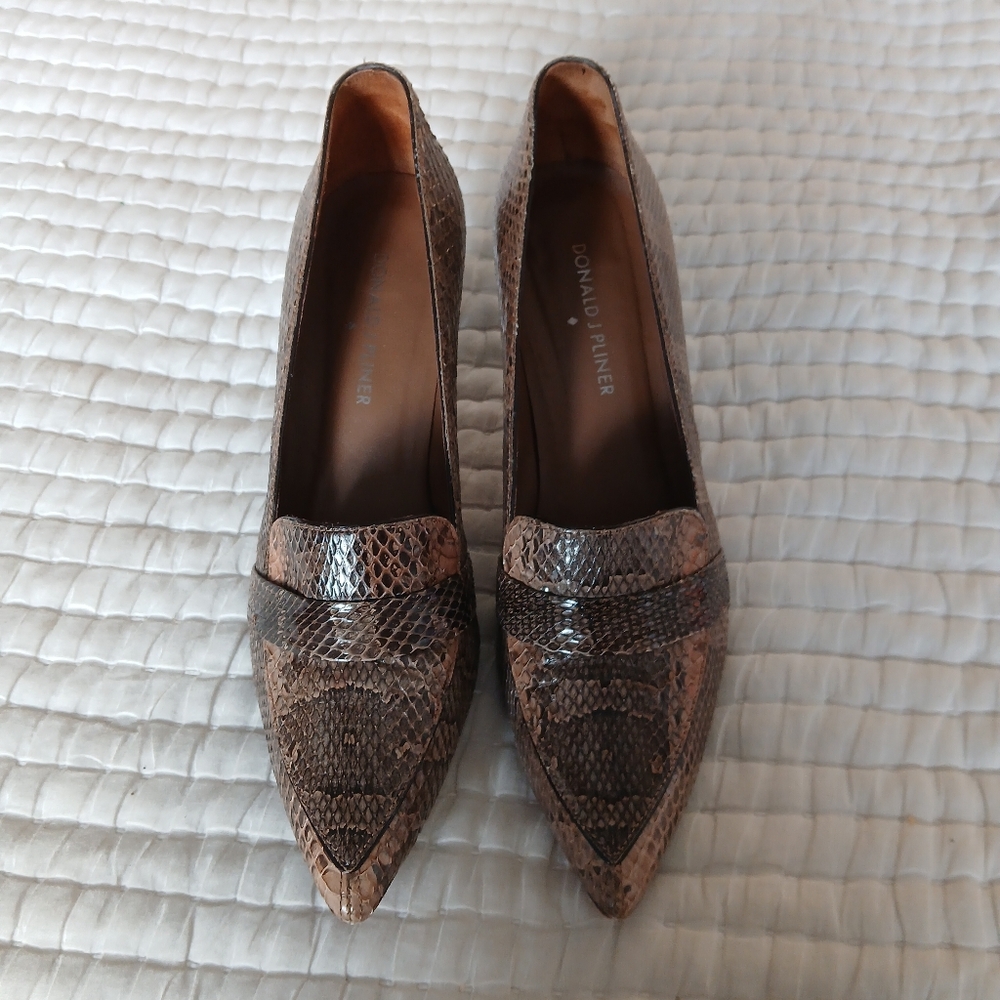 Donald J. Pliner TACEY Brown Snakeskin Print Heels, Size 7N In EUC
